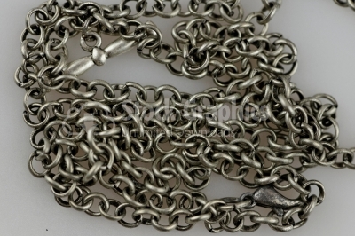Chain with links