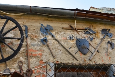 Dacian tools hanged on the wall