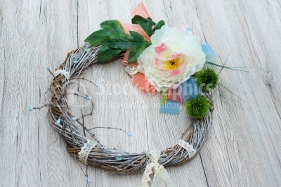 Decorative wood wreath