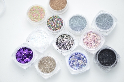 Different Nail glitters