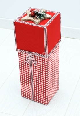 Horizontal christmas box for wines