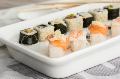 Mix sushi