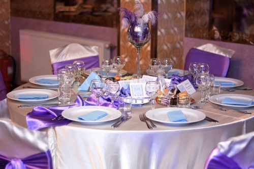 Purple details for a wedding table