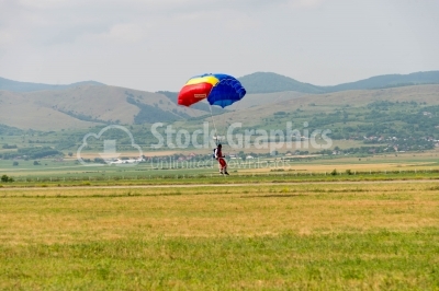 Romanian skydiver reaches the land